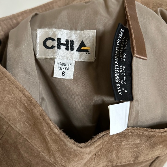 Vintage Chic Brown Leather Pencil Skirt - Picture 3 of 3